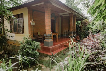 nyoman warta accommodation