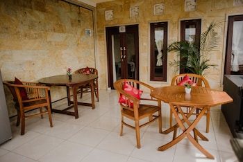 nyoman warta accommodation