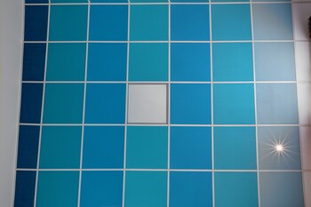 colors central ladadika