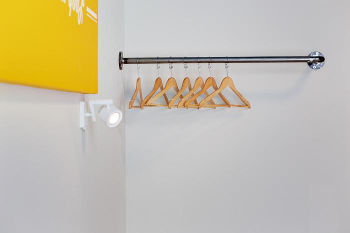 colors central ladadika