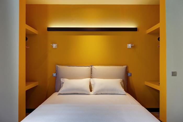 colors central ladadika