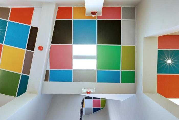 colors central ladadika