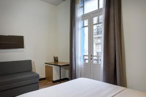 colors central ladadika