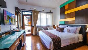 Rollaas Hotel And Resort,Malang>>Lawang,3 star
