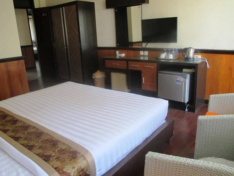 Rollaas Hotel And Resort,Malang>>Lawang,3 star