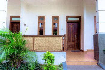 Hotel Mahkota Plengkung,East Java>>Banyuwangi,3 star