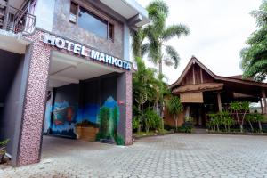 hotel mahkota plengkung