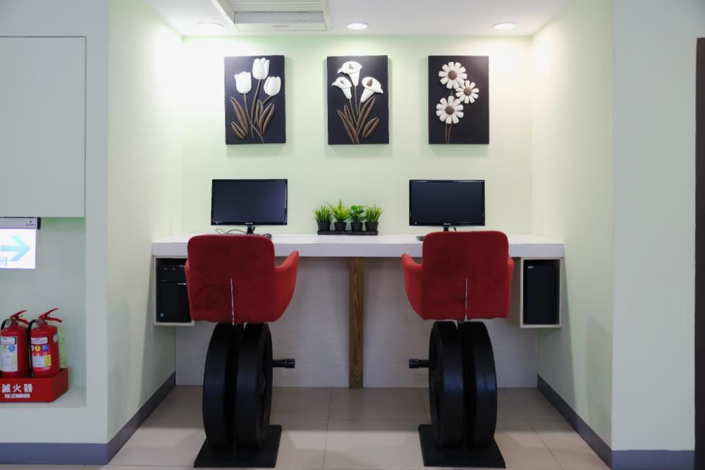 823 tourist hotel