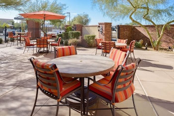 hilton garden inn yuma pivot point