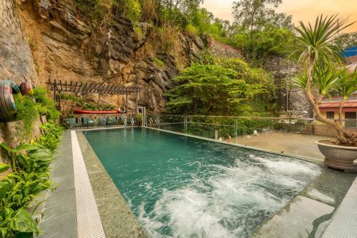 the oversleep catba hostel