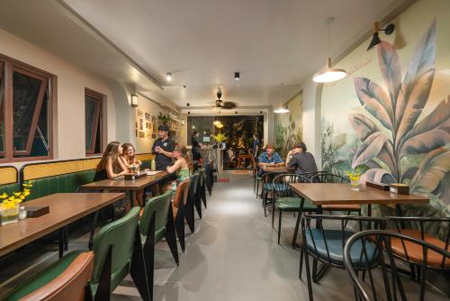 the oversleep catba hostel