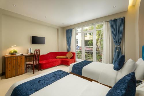 the oversleep catba hostel