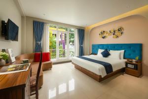 the oversleep catba hostel