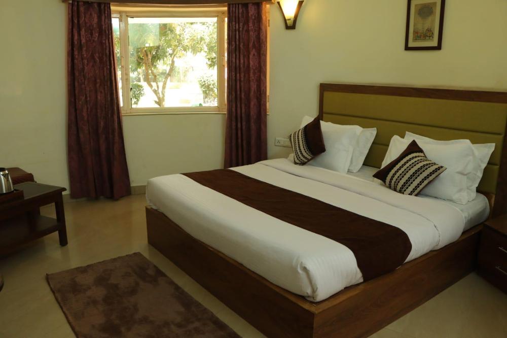 silver oak country yard hotel and resort