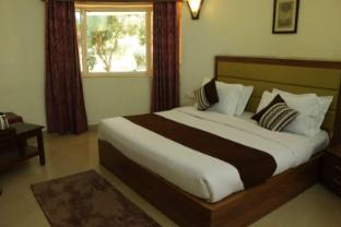 silver oak country yard hotel and resort