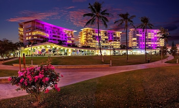 hilton noumea la promenade residences
