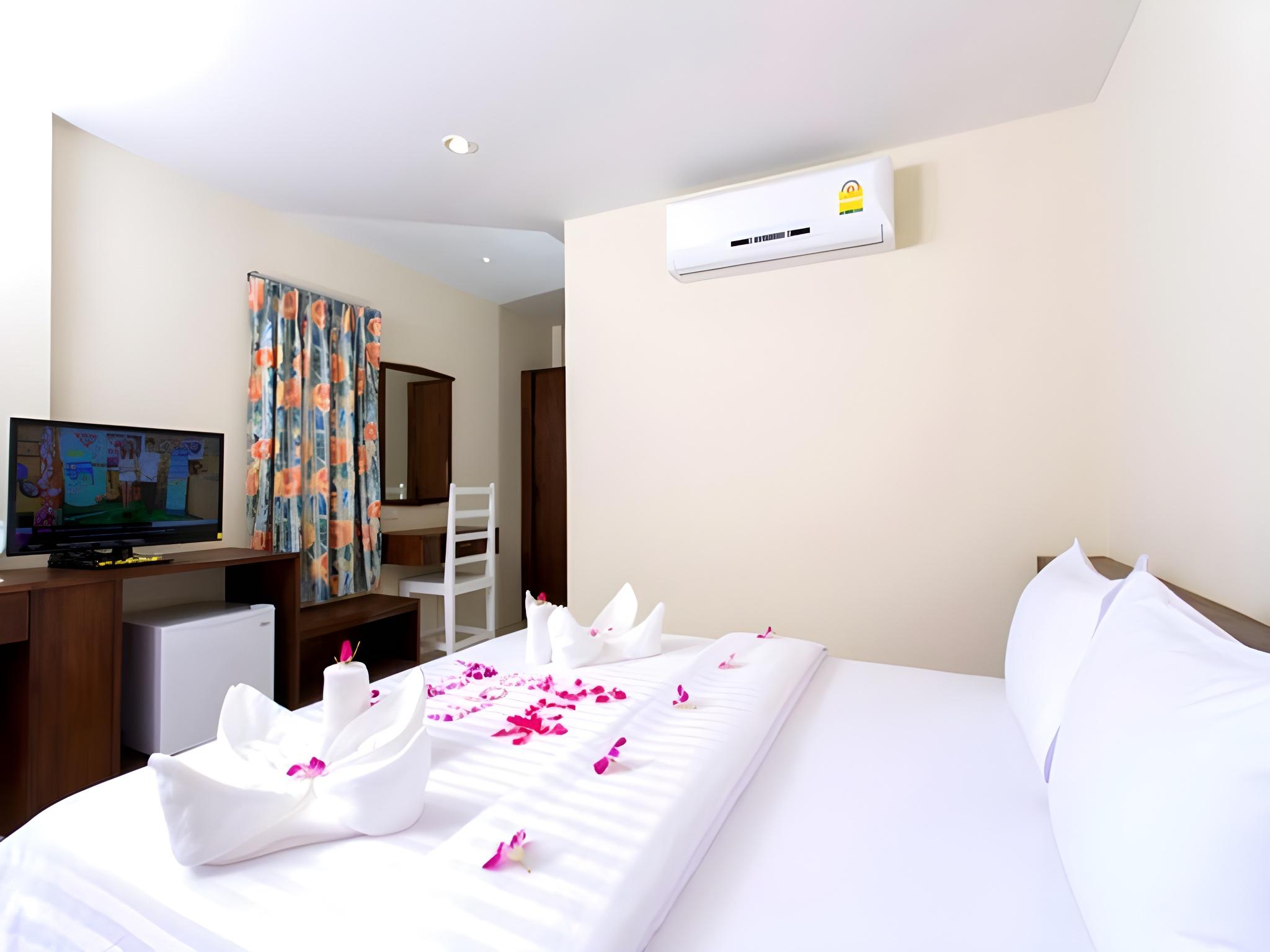 suksompong resort