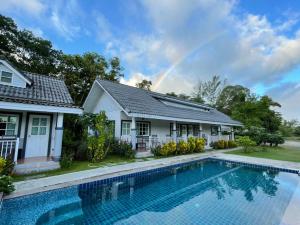 suksompong resort