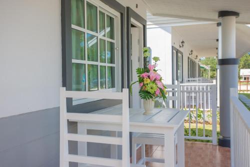 suksompong resort