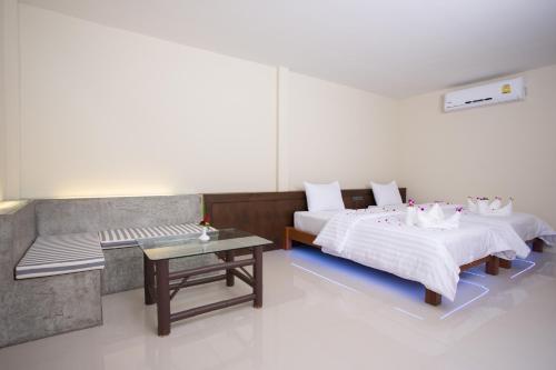 suksompong resort
