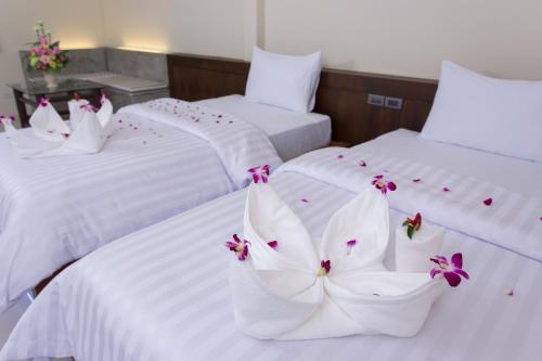 suksompong resort