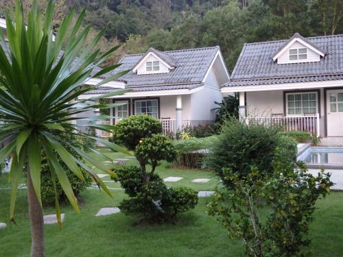 suksompong resort