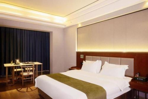 greentree inn jiuquan century plaza hotel