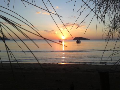 racha sunset resort koh siboya