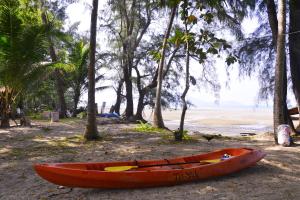 racha sunset resort koh siboya