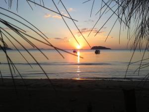 racha sunset resort koh siboya