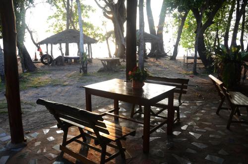 racha sunset resort koh siboya