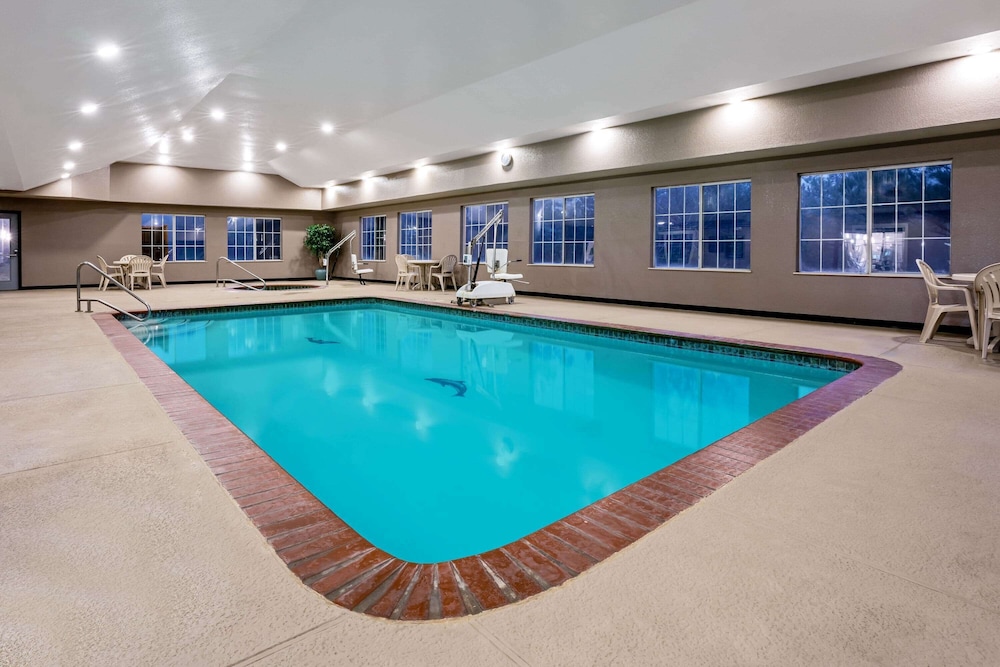 la quinta inn and suites by wyndham conroe