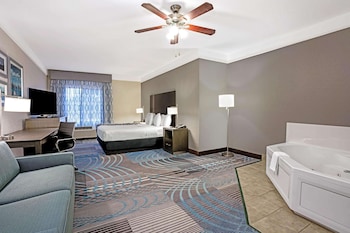 la quinta inn and suites by wyndham conroe