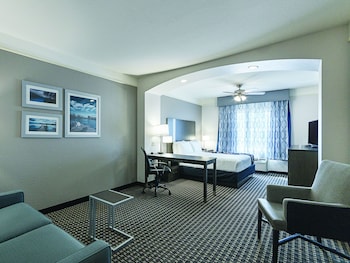 la quinta inn and suites by wyndham conroe