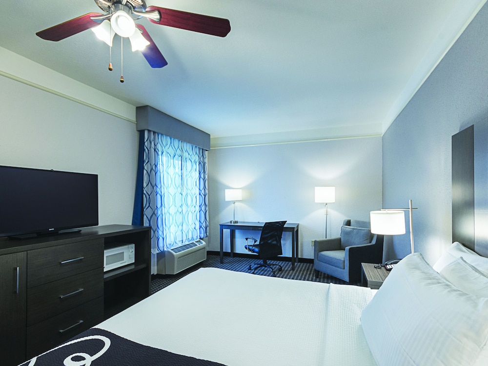 la quinta inn and suites by wyndham conroe