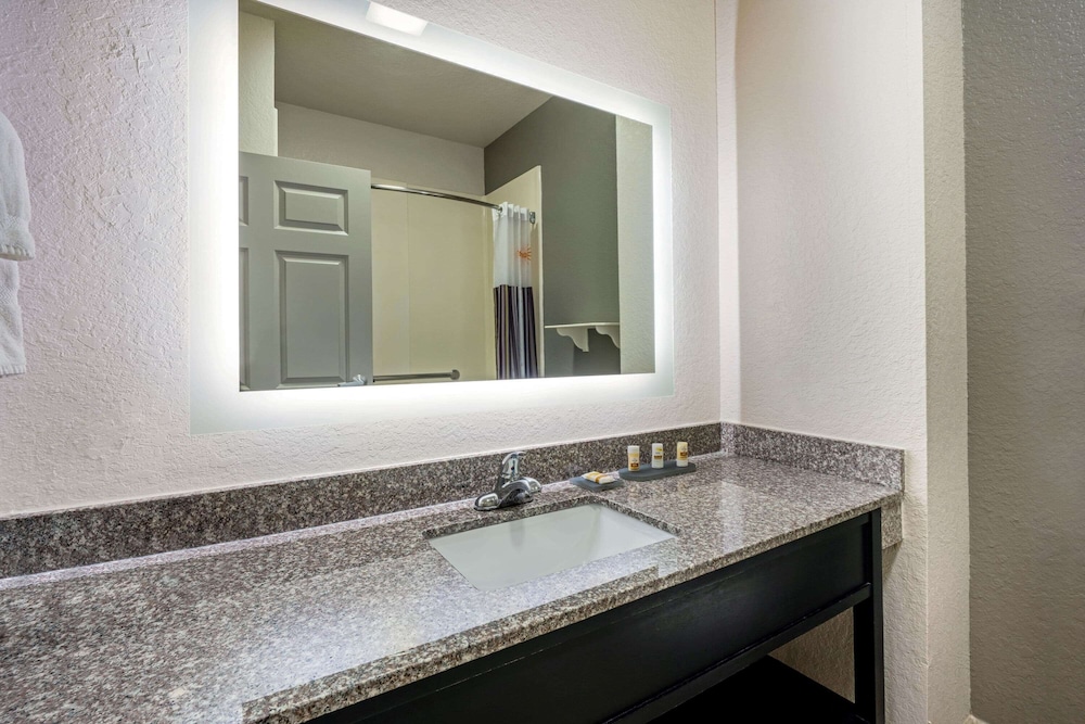 la quinta inn and suites by wyndham conroe