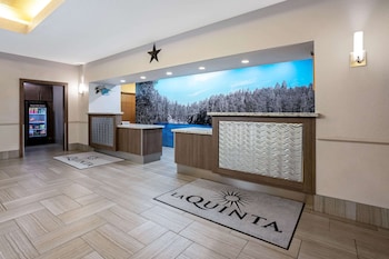 La Quinta Inn & Suites By Wyndham Conroe,Houston>>Conroe,3 star