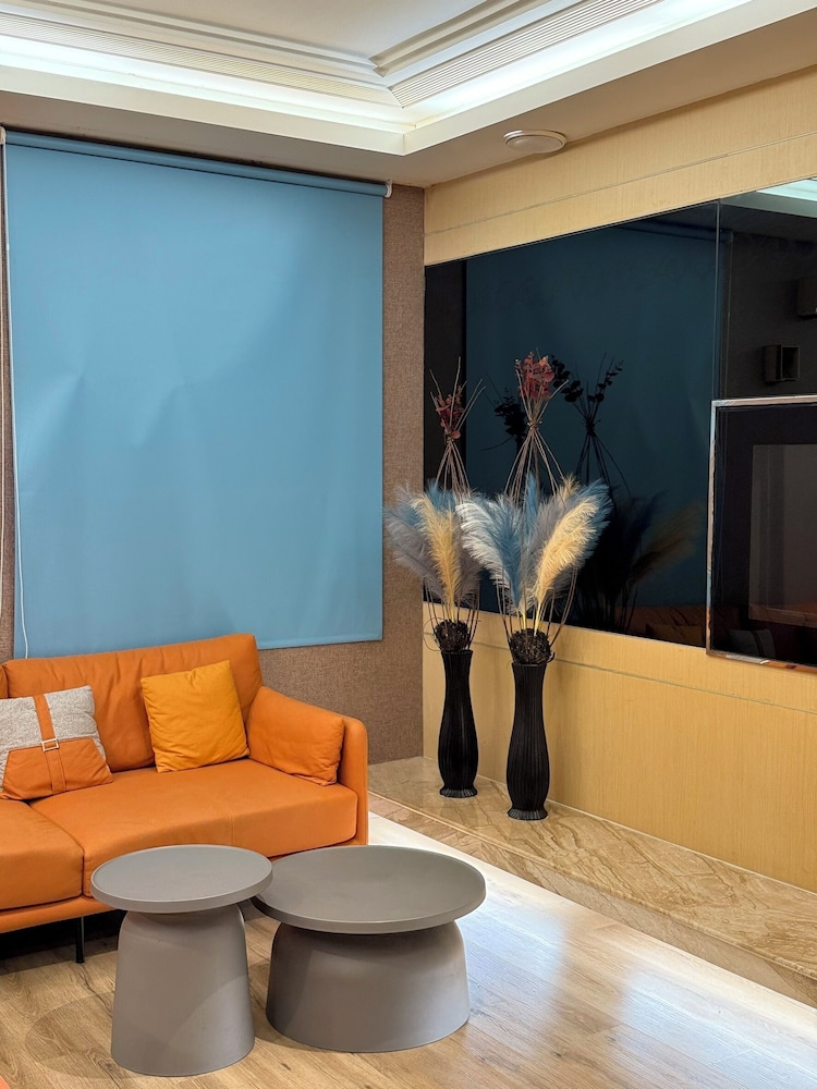 her home spa motel douliu