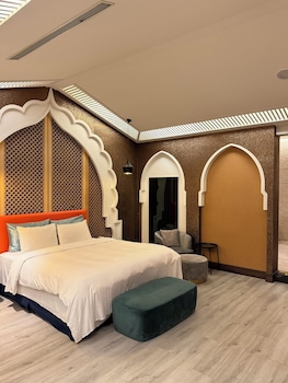 her home spa motel douliu