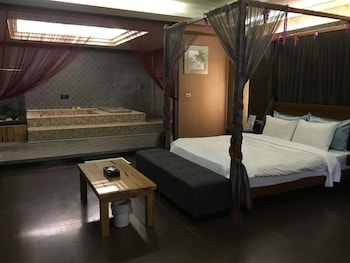 her home spa motel douliu