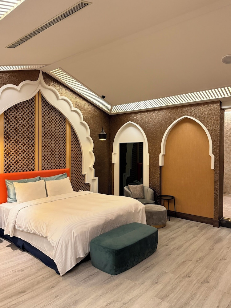 her home spa motel douliu