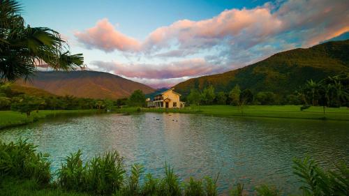 summer rock villa
