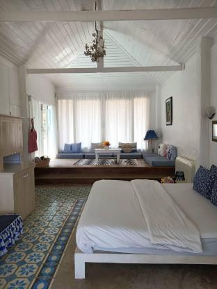 brassiere beach hotel