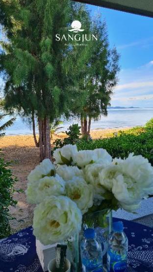 sangjun on beach resort