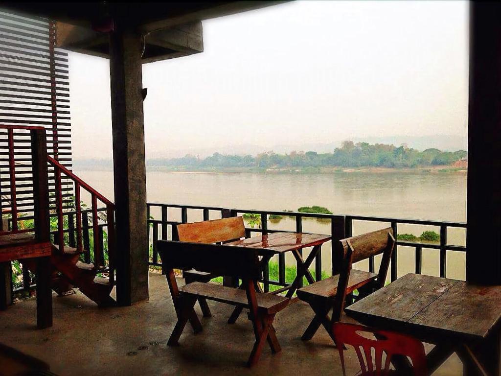 tonkong guesthouse and restaurant