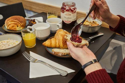 hipotel paris buttes chaumont