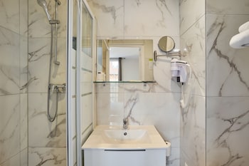 hipotel paris buttes chaumont