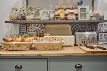 hipotel paris buttes chaumont