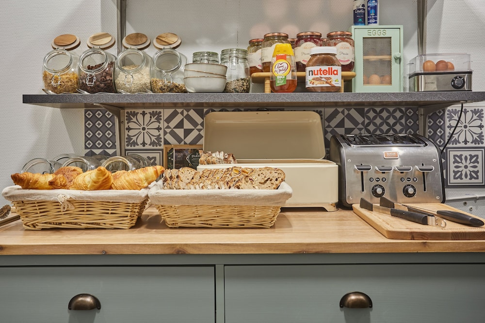 hipotel paris buttes chaumont