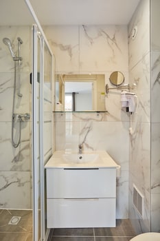 hipotel paris buttes chaumont